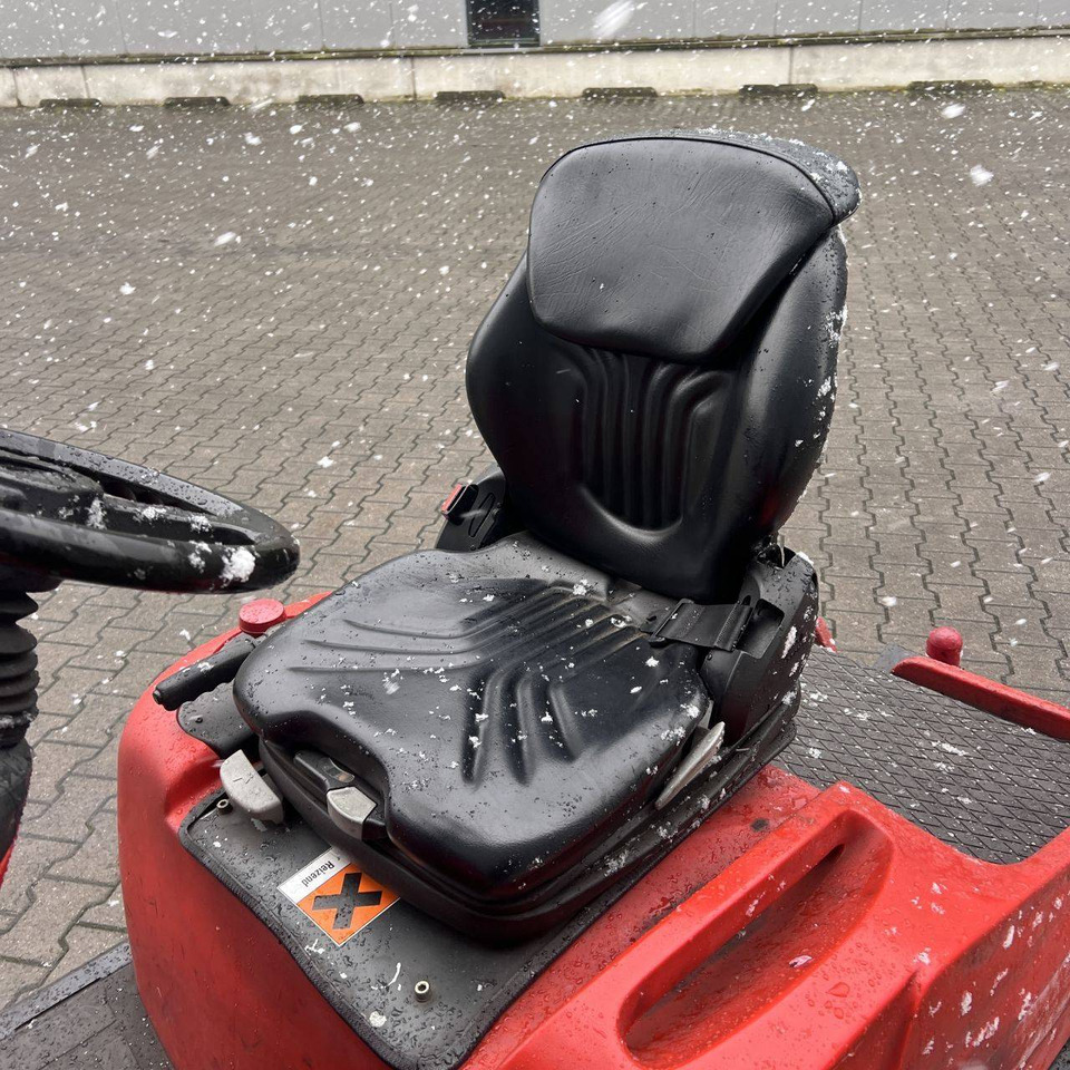 Linde P60Z (126) - Tow tractor: picture 4 Linde P60Z (126) - Tow tractor: picture 4