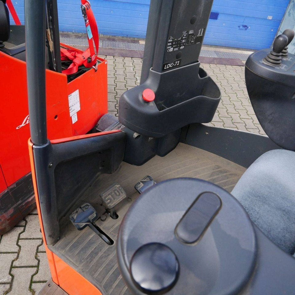 Linde R17XHD (116-03) - Reach truck: picture 4 Linde R17XHD (116-03) - Reach truck: picture 4