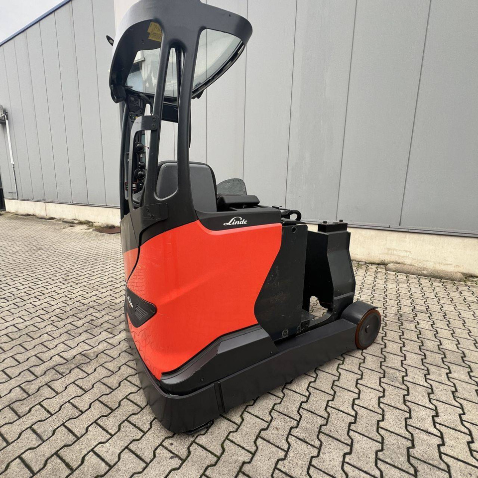 Linde R20W (1120) - Reach truck: picture 2 Linde R20W (1120) - Reach truck: picture 2