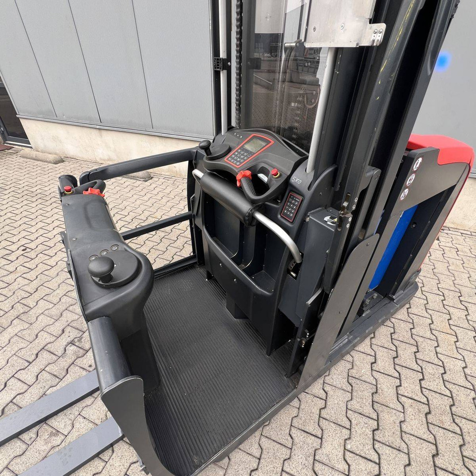 Linde V48 (5213) - Order picker: picture 3 Linde V48 (5213) - Order picker: picture 3