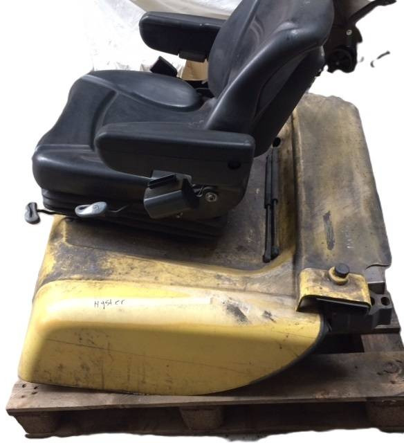 Motor cover with seat - Seat for Material handling equipment: picture 3 Motor cover with seat - Seat for Material handling equipment: picture 3