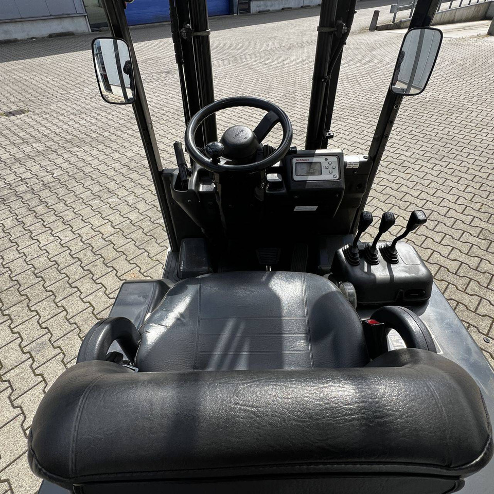 Nissan TX16 (G1N1L16Q) - Electric forklift: picture 5 Nissan TX16 (G1N1L16Q) - Electric forklift: picture 5