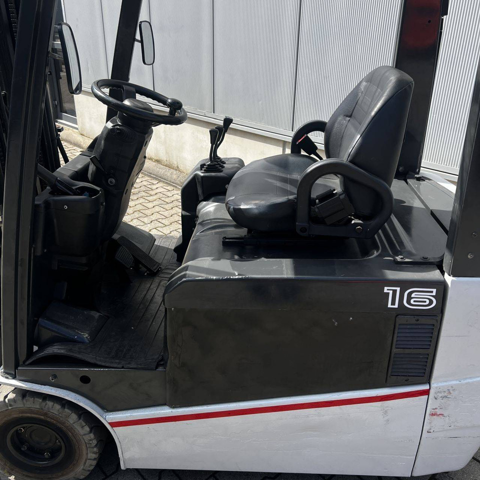 Nissan TX16 (G1N1L16Q) - Electric forklift: picture 4 Nissan TX16 (G1N1L16Q) - Electric forklift: picture 4