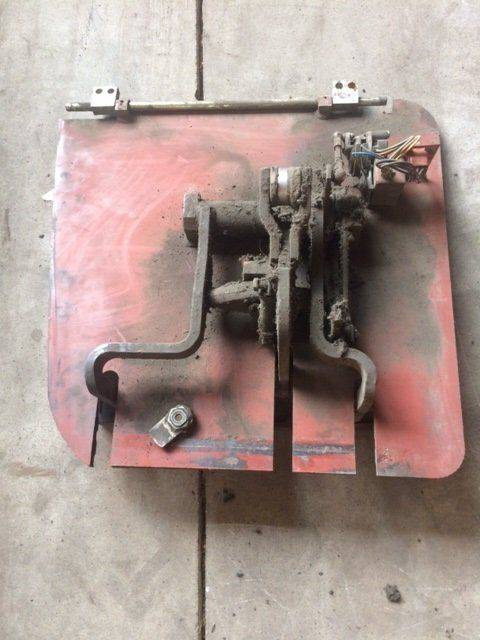 Plate floor assy for Linde R14, Series 376 - Pedal for Material handling equipment: picture 2 Plate floor assy for Linde R14, Series 376 - Pedal for Material handling equipment: picture 2