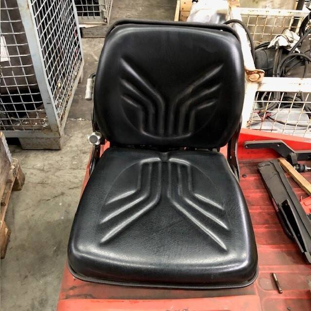 Seat for Linde P60, Series 126 - Seat for Material handling equipment: picture 1 Seat for Linde P60, Series 126 - Seat for Material handling equipment: picture 1