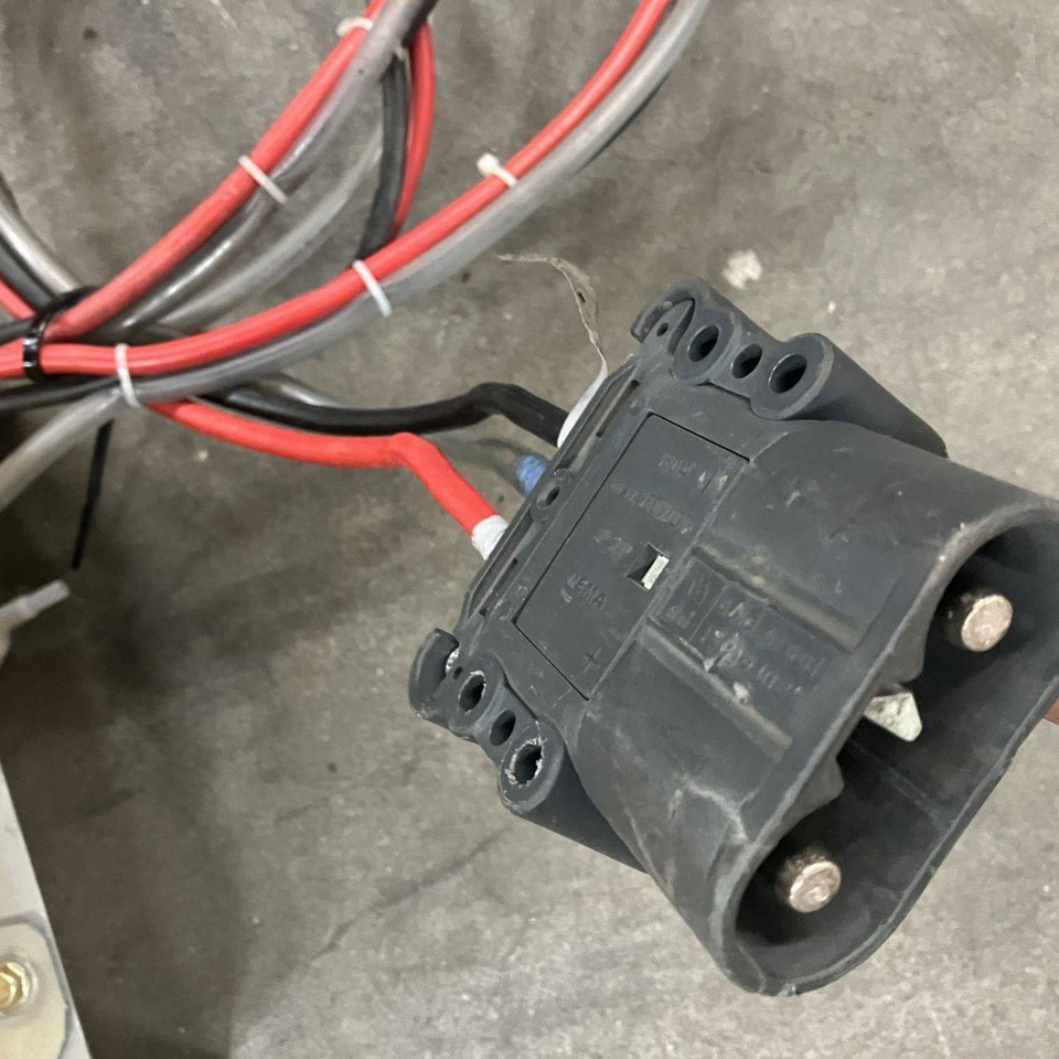 Hawker 24V/80A Life Tech (2) - Spare parts for Material handling equipment: picture 4 Hawker 24V/80A Life Tech (2) - Spare parts for Material handling equipment: picture 4