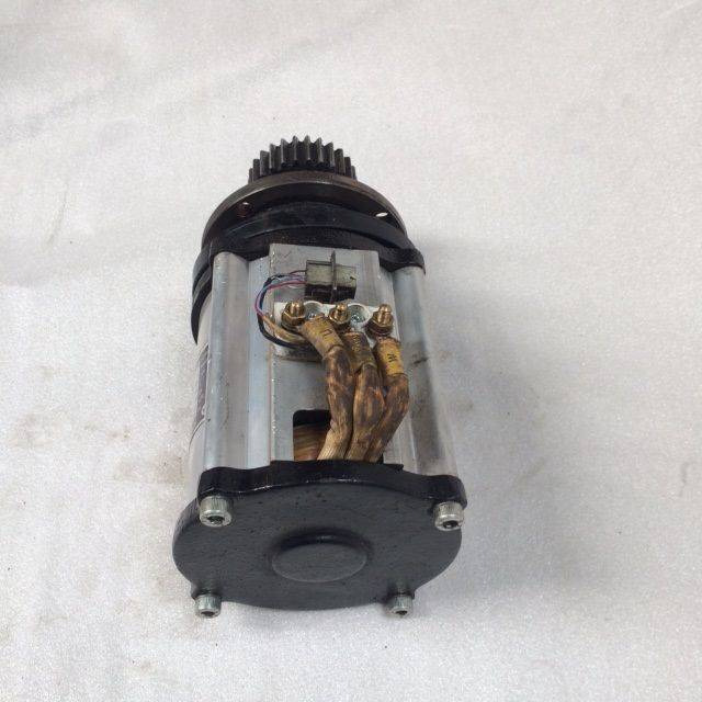 Steering motor for Caterpillar - Steering for Material handling equipment: picture 2 Steering motor for Caterpillar - Steering for Material handling equipment: picture 2