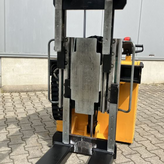 Toppy E - Pallet truck: picture 3 Toppy E - Pallet truck: picture 3