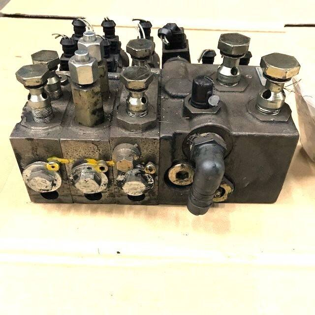 Valve Block for Still R60-30,R60-35, R60-40, R60-45, R60-50 - Hydraulic valve for Material handling equipment: picture 3 Valve Block for Still R60-30,R60-35, R60-40, R60-45, R60-50 - Hydraulic valve for Material handling equipment: picture 3