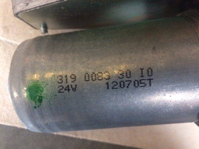 Wiper motor for Linde C90/5-C90/8, Series 318 - Cab and interior for Material handling equipment: picture 3 Wiper motor for Linde C90/5-C90/8, Series 318 - Cab and interior for Material handling equipment: picture 3