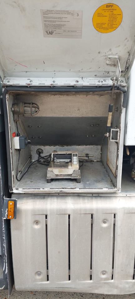 MERCEDES ANTOS - Tank truck: picture 3 MERCEDES ANTOS - Tank truck: picture 3