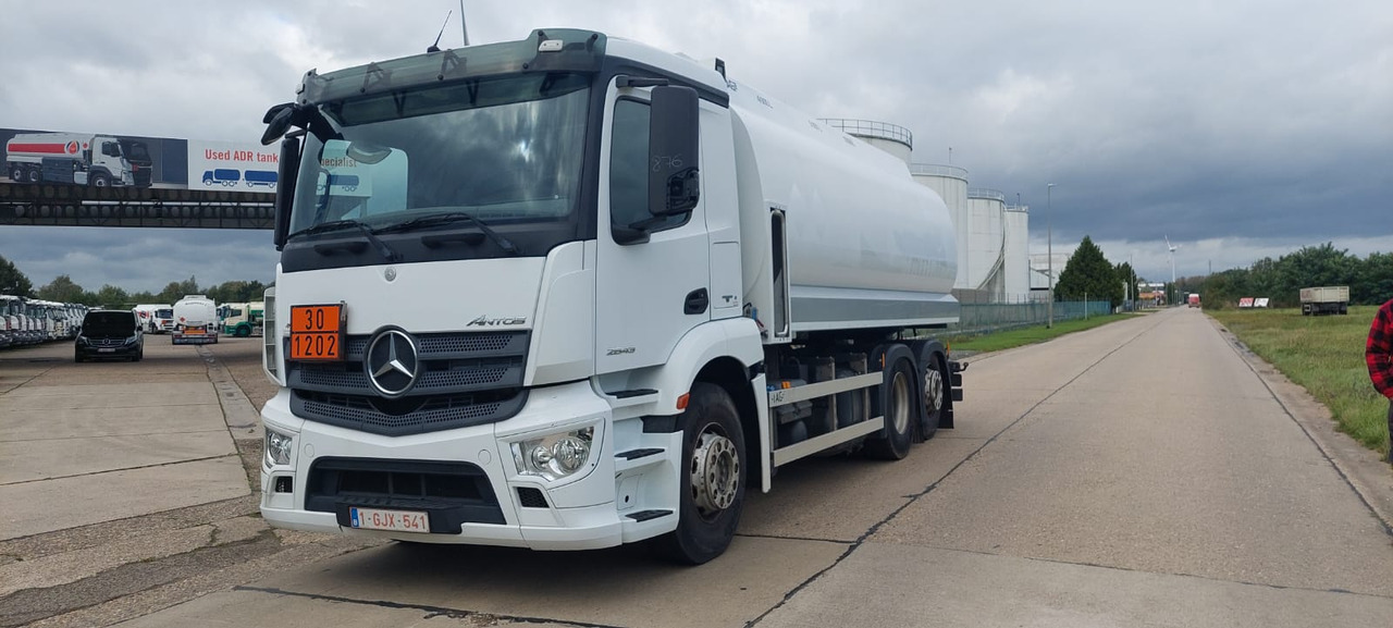 MERCEDES ANTOS - Tank truck: picture 1 MERCEDES ANTOS - Tank truck: picture 1