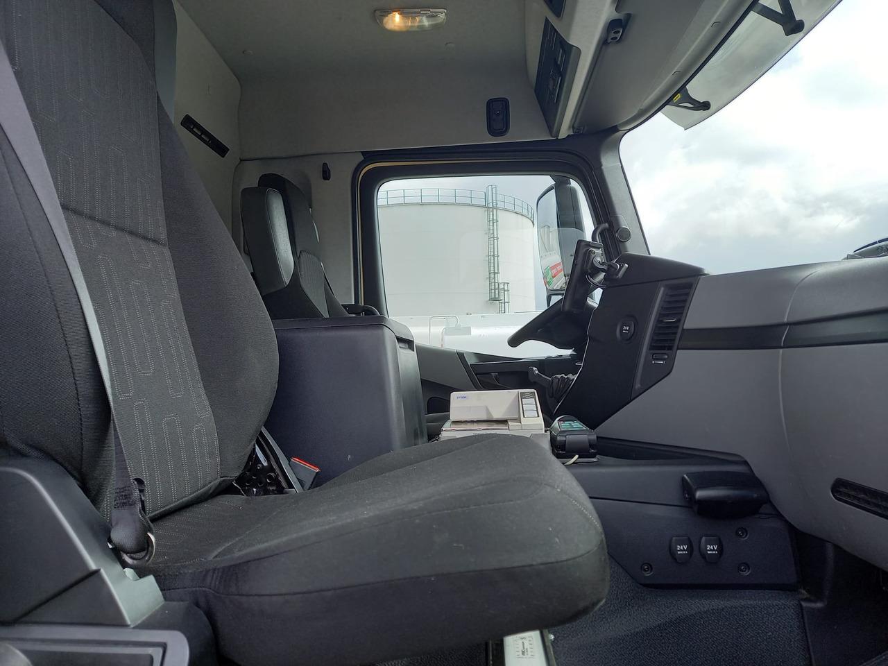 MERCEDES ANTOS - Tank truck: picture 3 MERCEDES ANTOS - Tank truck: picture 3