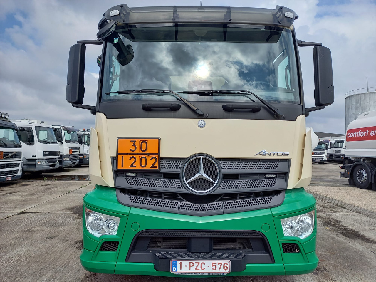 MERCEDES ANTOS - Tank truck: picture 4 MERCEDES ANTOS - Tank truck: picture 4