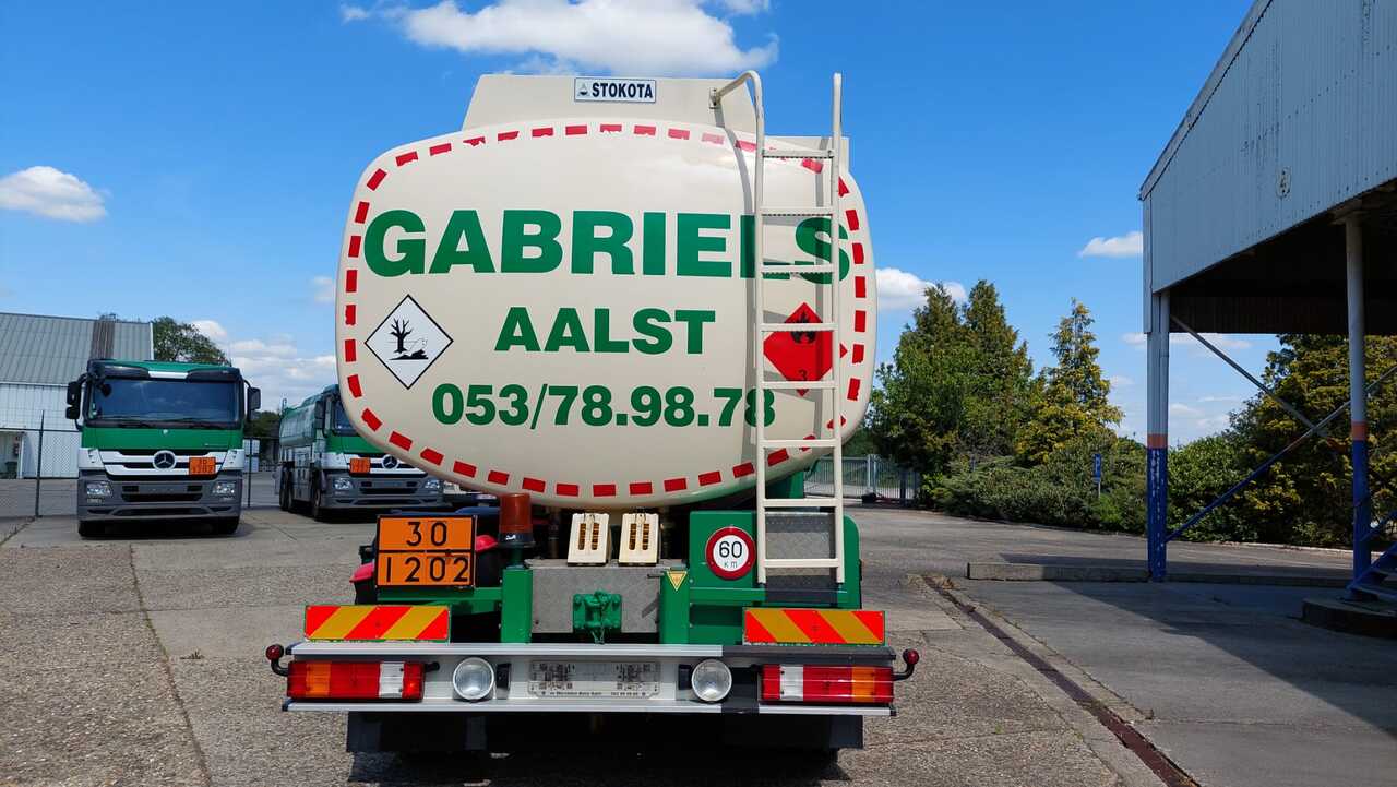 Tank truck MERCEDES AXOR: picture 11