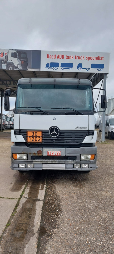 MERCEDES - Tank truck: picture 5 MERCEDES - Tank truck: picture 5