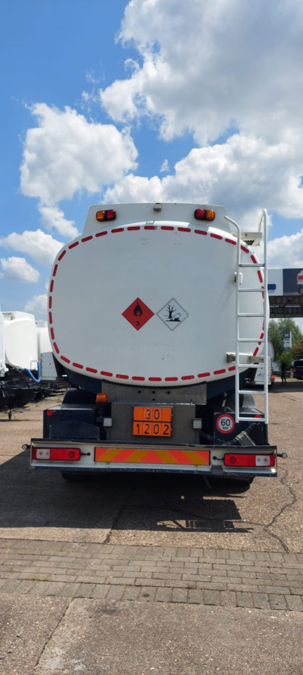 Tank truck RENAULT: picture 7 Tank truck RENAULT: picture 7