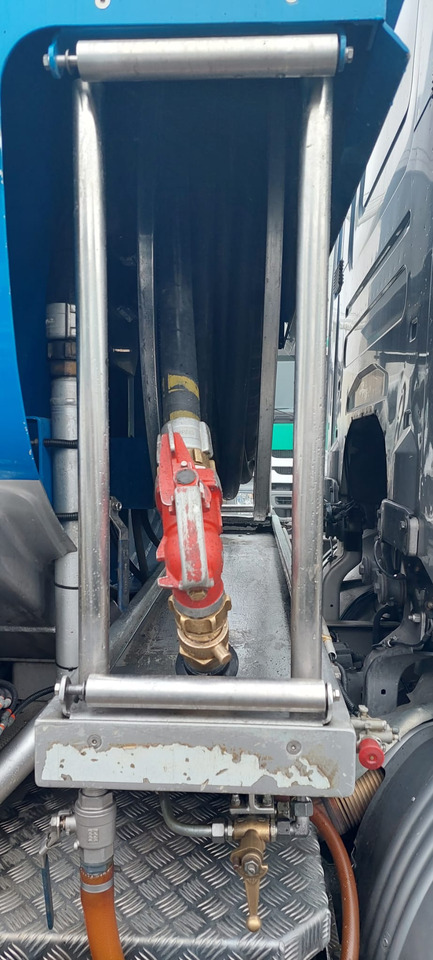 SCANIA G400 - Tank truck: picture 2 SCANIA G400 - Tank truck: picture 2