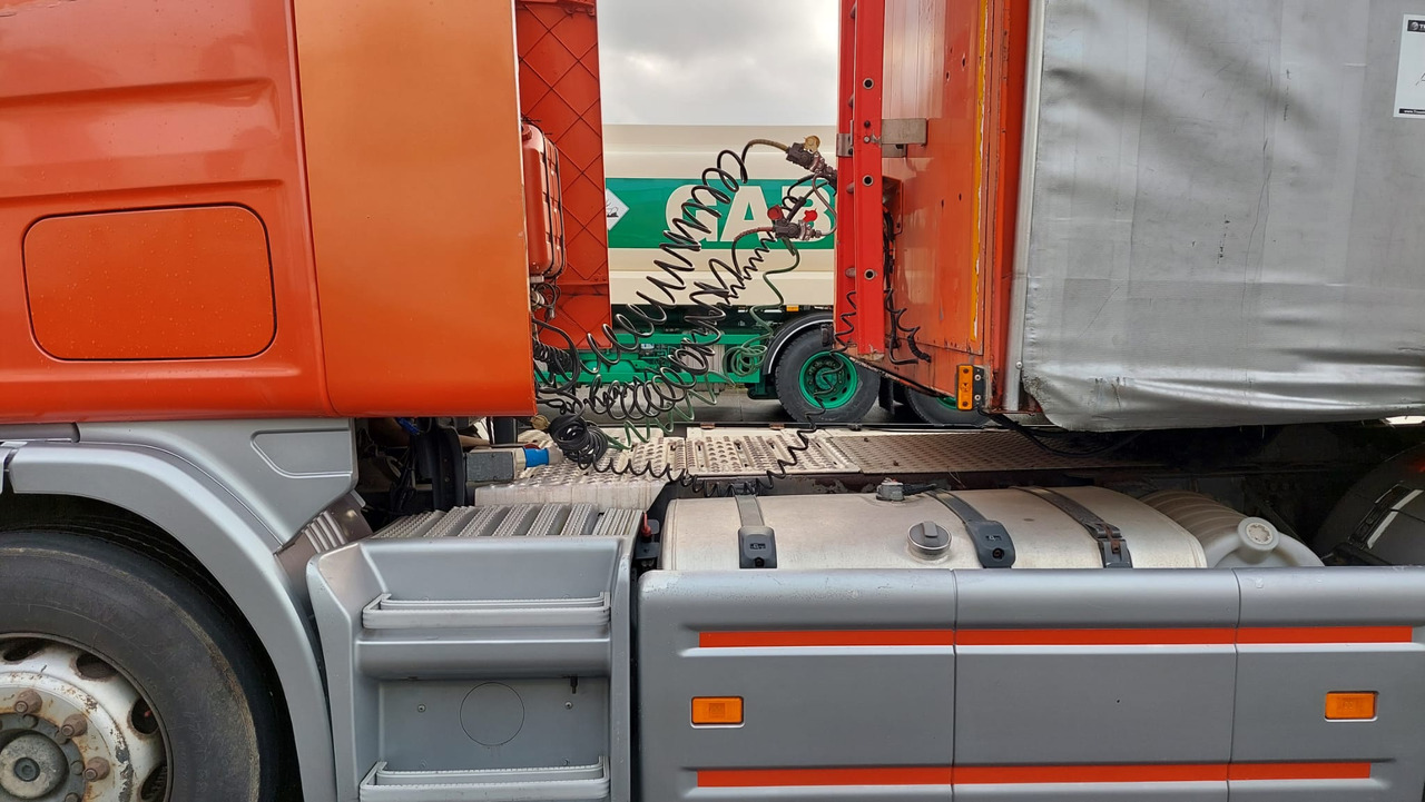 SCANIA - Tractor unit: picture 2 SCANIA - Tractor unit: picture 2