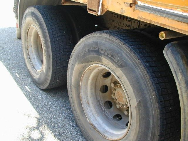Volvo FH 12 6x4 - Dropside/ Flatbed truck, Crane truck: picture 5 Volvo FH 12 6x4 - Dropside/ Flatbed truck, Crane truck: picture 5