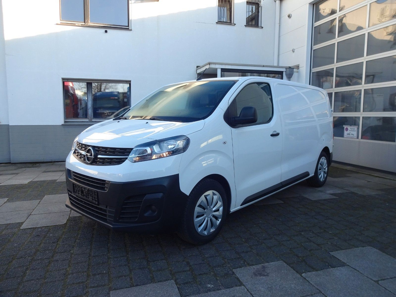 Opel 50 x Vivaro Kasten, L1H1, Klima, PDC, Tempomat - Small van: picture 1 Opel 50 x Vivaro Kasten, L1H1, Klima, PDC, Tempomat - Small van: picture 1