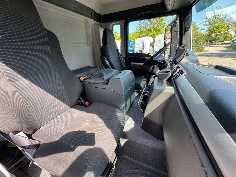 MAN TGS 26.320 EEV Koffer Stuuras AHK 3.000KG LBW 337.340KM! NL TRUCK on lease MAN TGS 26.320 EEV Koffer Stuuras AHK 3.000KG LBW 337.340KM! NL TRUCK: picture 15