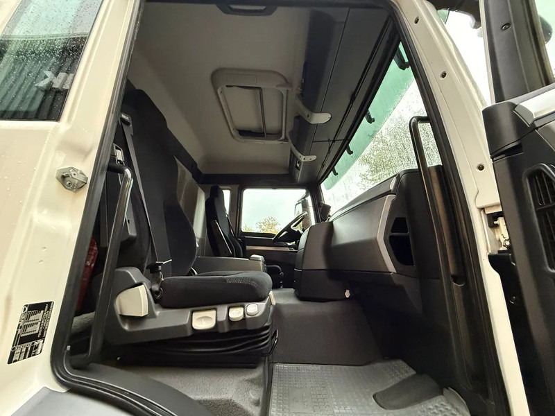 Box truck MAN TGS 26.320 Koffer Stuuras AHK 3.000KG LBW 373.230KM! NL Truck APK/TUV 18-03-2026: picture 15