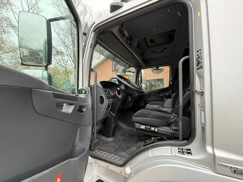 Box truck Mercedes-Benz Atego 1218 7.3M Koffer 1500KG LBW 323.826KM! NL Truck APK/TUV 26-04-2026: picture 6 Box truck Mercedes-Benz Atego 1218 7.3M Koffer 1500KG LBW 323.826KM! NL Truck APK/TUV 26-04-2026: picture 6