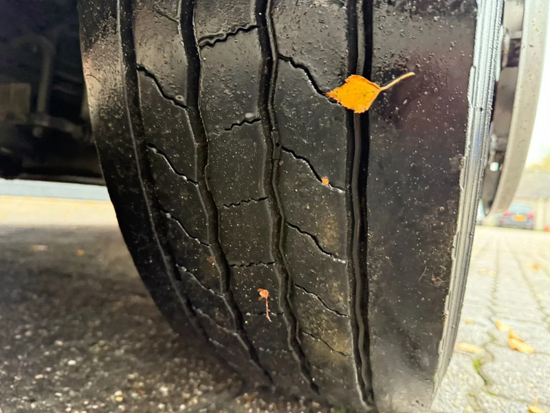 Box truck Mercedes-Benz Atego 1218 7.3M Koffer 1500KG LBW 323.826KM! NL Truck APK/TUV 26-04-2026: picture 11 Box truck Mercedes-Benz Atego 1218 7.3M Koffer 1500KG LBW 323.826KM! NL Truck APK/TUV 26-04-2026: picture 11