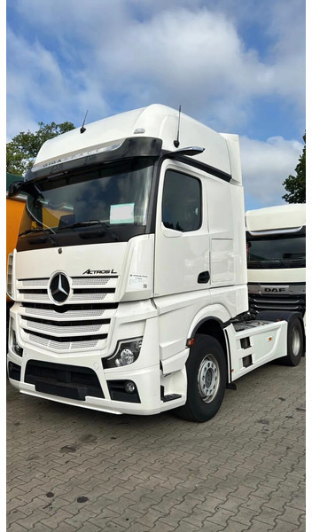 Mercedes-Benz Actros 1845 L Gigaspace 2x tank Standairco 5x available 20-12-2025 - Tractor unit: picture 1 Mercedes-Benz Actros 1845 L Gigaspace 2x tank Standairco 5x available 20-12-2025 - Tractor unit: picture 1
