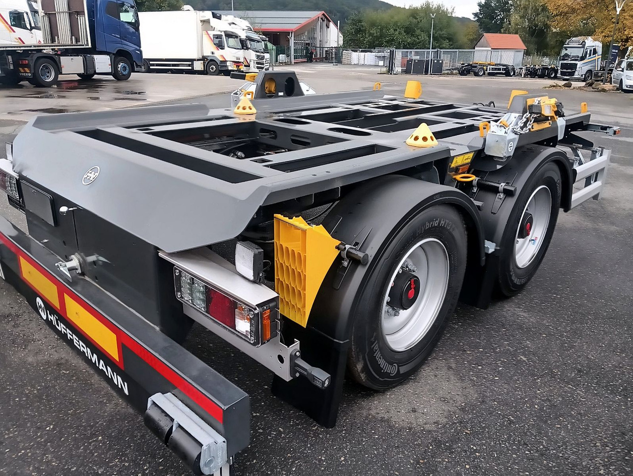 Hüffermann 2-A-MINI-CARRIER SAFETYFIX VERZINKT NEU TOP-PREI - Roll-off/ Skip trailer: picture 1 Hüffermann 2-A-MINI-CARRIER SAFETYFIX VERZINKT NEU TOP-PREI - Roll-off/ Skip trailer: picture 1