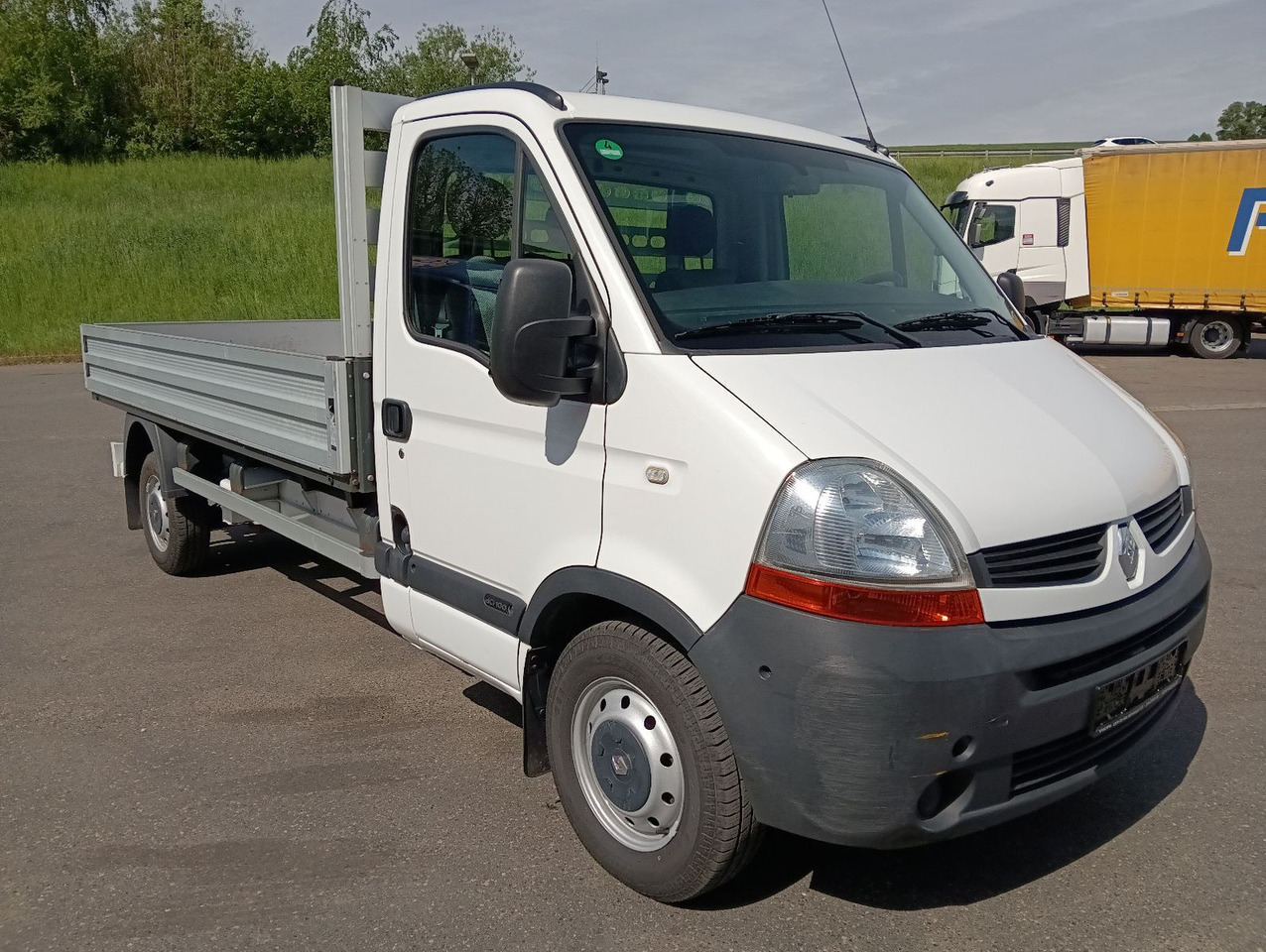 Renault MASTER 3,5t AHK, TÜV/Reifen/Bremse NEU orig.64t - Flatbed van, Combi van: picture 1 Renault MASTER 3,5t AHK, TÜV/Reifen/Bremse NEU orig.64t - Flatbed van, Combi van: picture 1