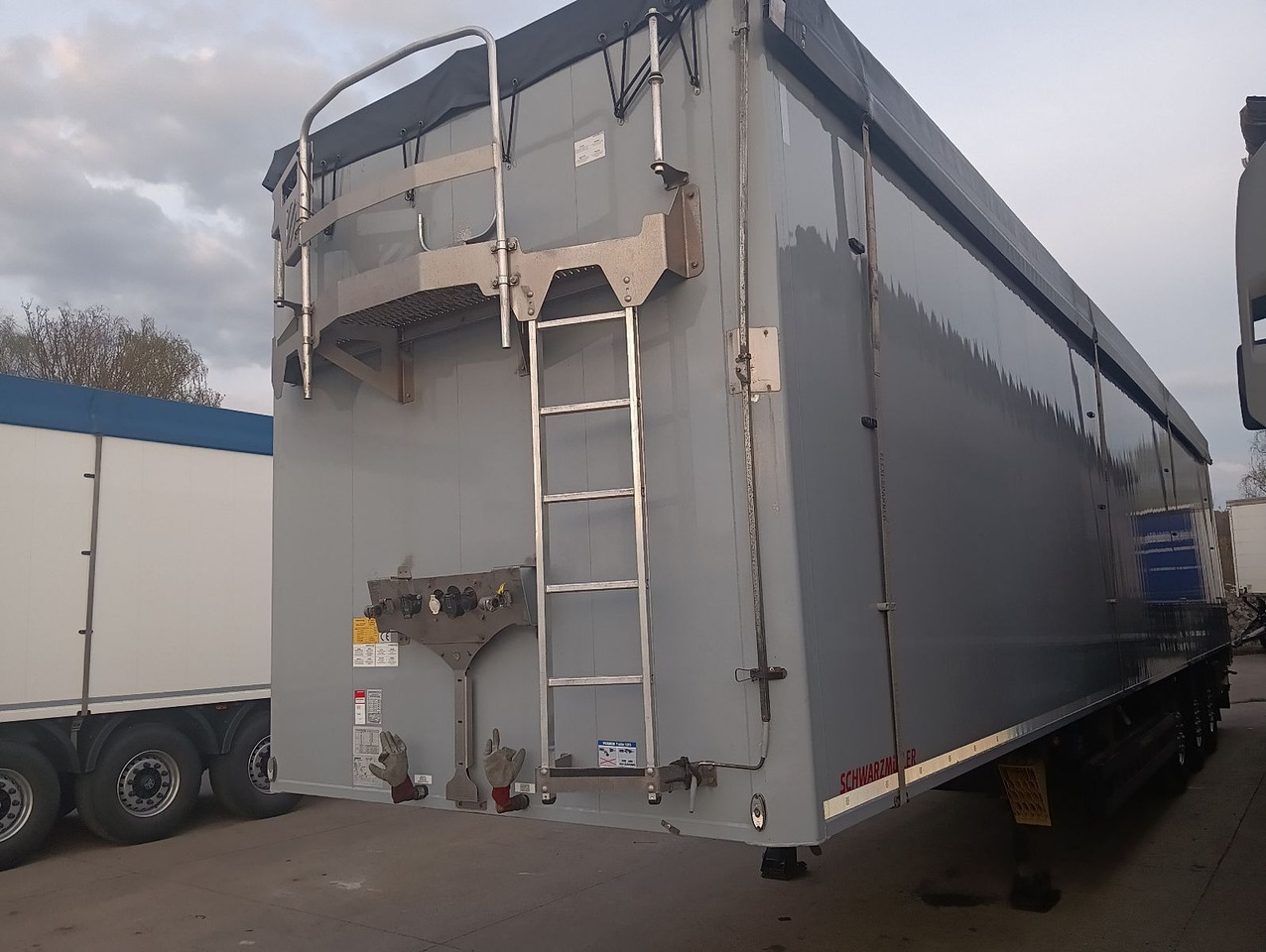Schwarzmüller 3-Achs8mm VollALU -FULL OPTION 91m3 7450kg,ALCOA - Walking floor semi-trailer: picture 4 Schwarzmüller 3-Achs8mm VollALU -FULL OPTION 91m3 7450kg,ALCOA - Walking floor semi-trailer: picture 4