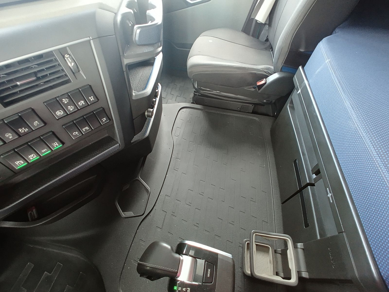 Tractor unit Volvo FH 500 4x2T Globe Voll-Luft ACC I-PARC NaviALCOA: picture 19