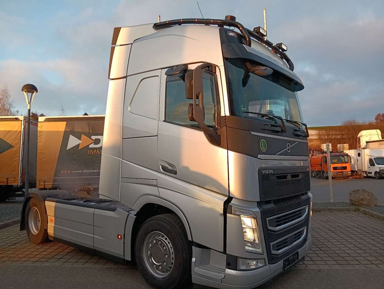 Volvo FH460 Globe FullSpoiler TV I-PARC 2xTank German - Tractor unit: picture 2 Volvo FH460 Globe FullSpoiler TV I-PARC 2xTank German - Tractor unit: picture 2