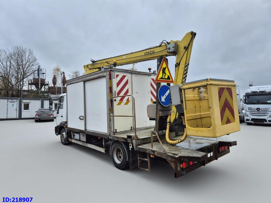 MAN LE 220C + Sky King 179TV - Truck mounted aerial platform, Municipal/ Special vehicle: picture 5 MAN LE 220C + Sky King 179TV - Truck mounted aerial platform, Municipal/ Special vehicle: picture 5