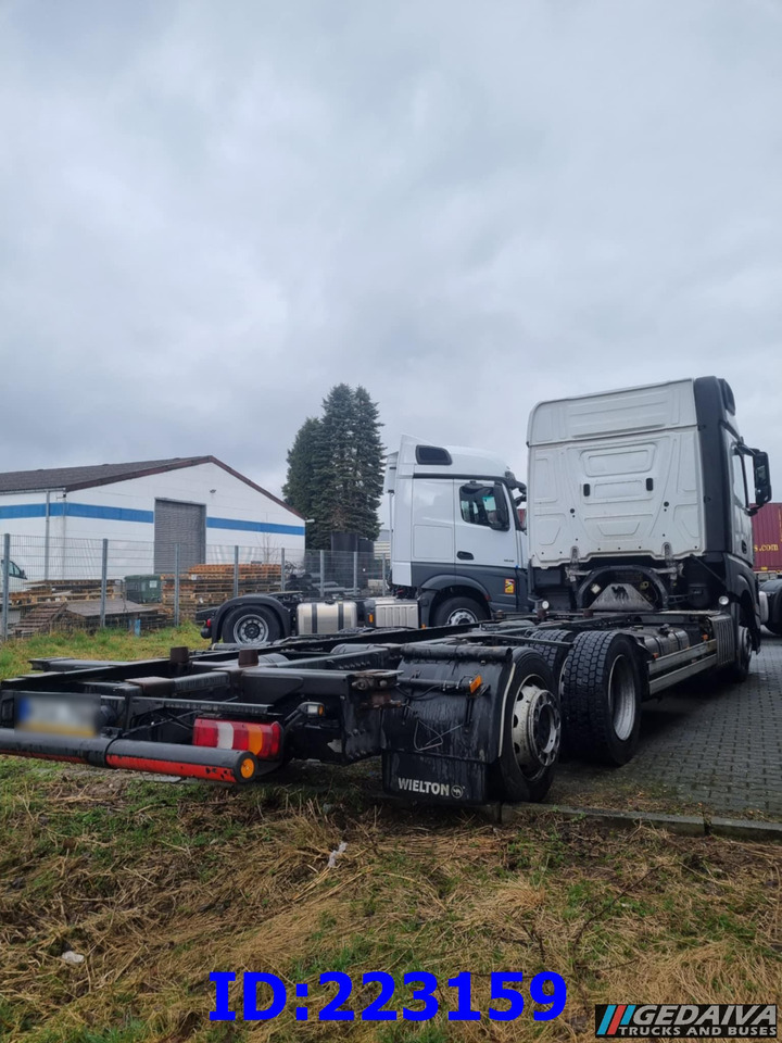 MERCEDES-BENZ Actros 2542 BDF 6x2 Euro6 - Cab chassis truck: picture 4 MERCEDES-BENZ Actros 2542 BDF 6x2 Euro6 - Cab chassis truck: picture 4
