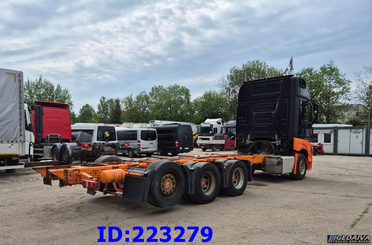 MERCEDES-BENZ Actros 3563 8×4 ( Steering axle) - Cab chassis truck: picture 5 MERCEDES-BENZ Actros 3563 8×4 ( Steering axle) - Cab chassis truck: picture 5