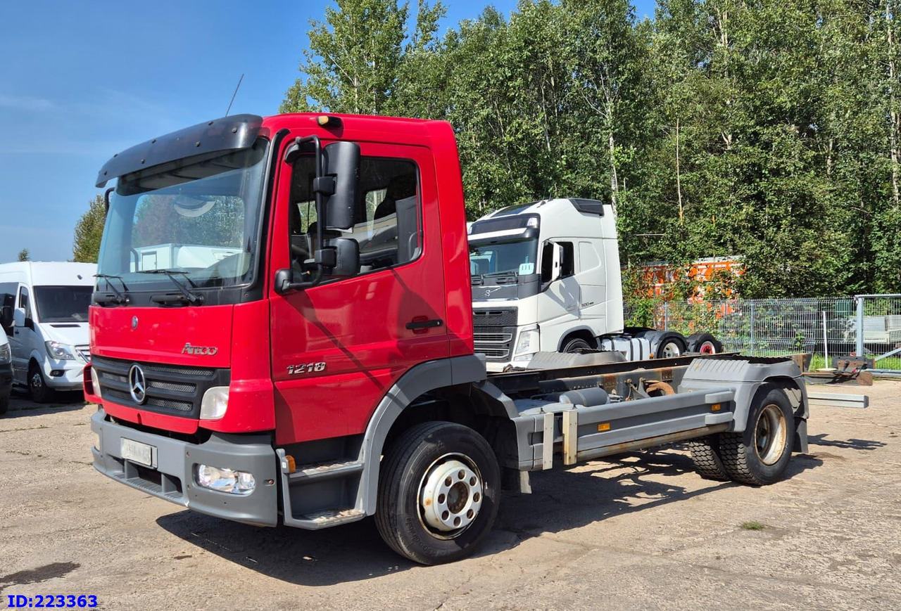 MERCEDES-BENZ Atego 1218 - Full steel - Manual (3 seats) - Cab chassis truck: picture 1 MERCEDES-BENZ Atego 1218 - Full steel - Manual (3 seats) - Cab chassis truck: picture 1