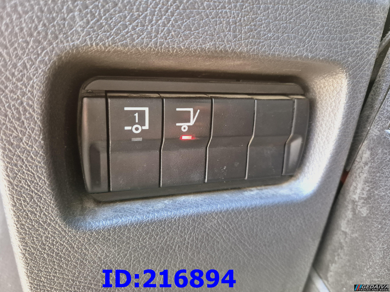 Isothermal truck MERCEDES-BENZ Atego 818 Euro6: picture 13