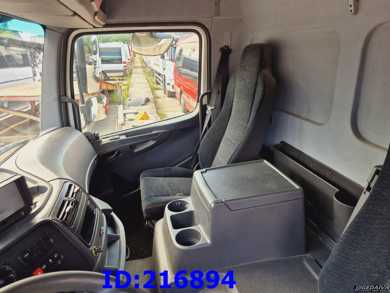 Isothermal truck MERCEDES-BENZ Atego 818 Euro6: picture 18
