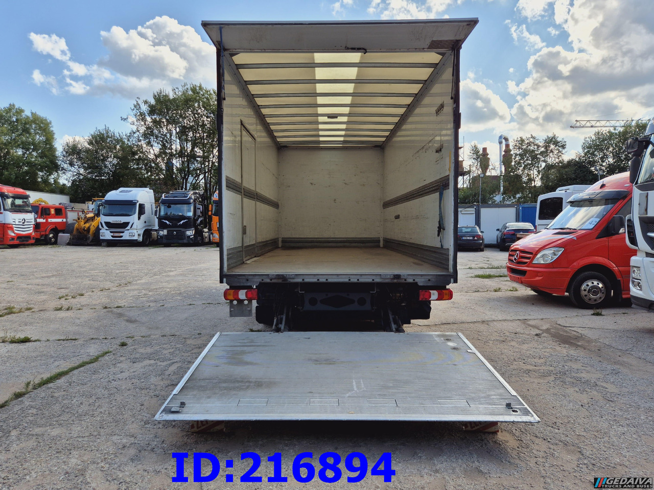 Isothermal truck MERCEDES-BENZ Atego 818 Euro6: picture 6