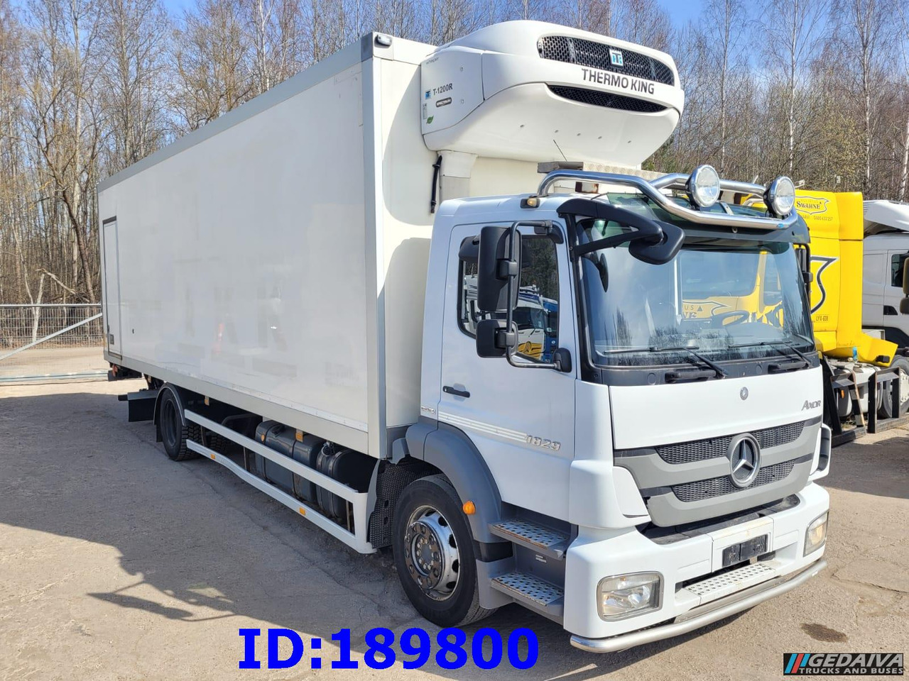 MERCEDES-BENZ Axor 1829 Euro5 Manual + Tail lift - Refrigerator truck: picture 4 MERCEDES-BENZ Axor 1829 Euro5 Manual + Tail lift - Refrigerator truck: picture 4