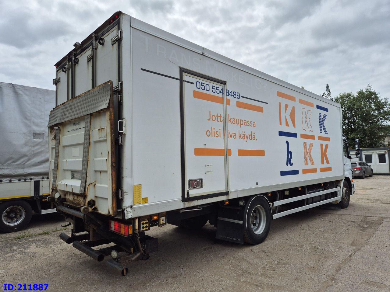 MERCEDES-BENZ Axor 1833 - Manual - Refrigerator truck: picture 5 MERCEDES-BENZ Axor 1833 - Manual - Refrigerator truck: picture 5
