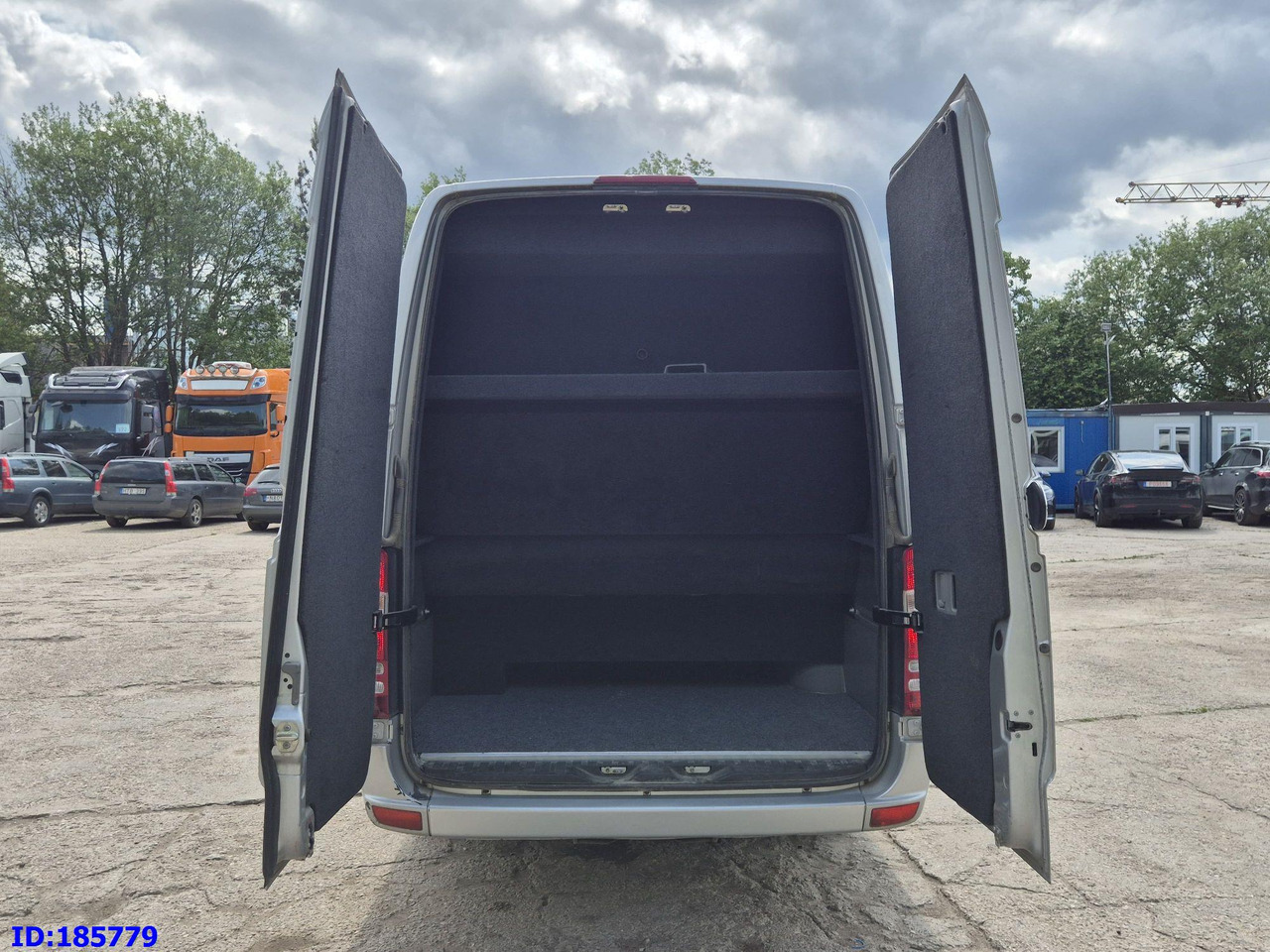 Coach MERCEDES-BENZ Sprinter 316 - VIP - Avestark: picture 6