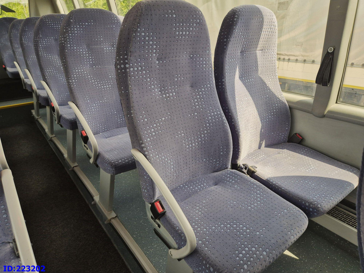 Coach MERCEDES-BENZ Sunrider 818D Vario 33 - Seater: picture 12 Coach MERCEDES-BENZ Sunrider 818D Vario 33 - Seater: picture 12