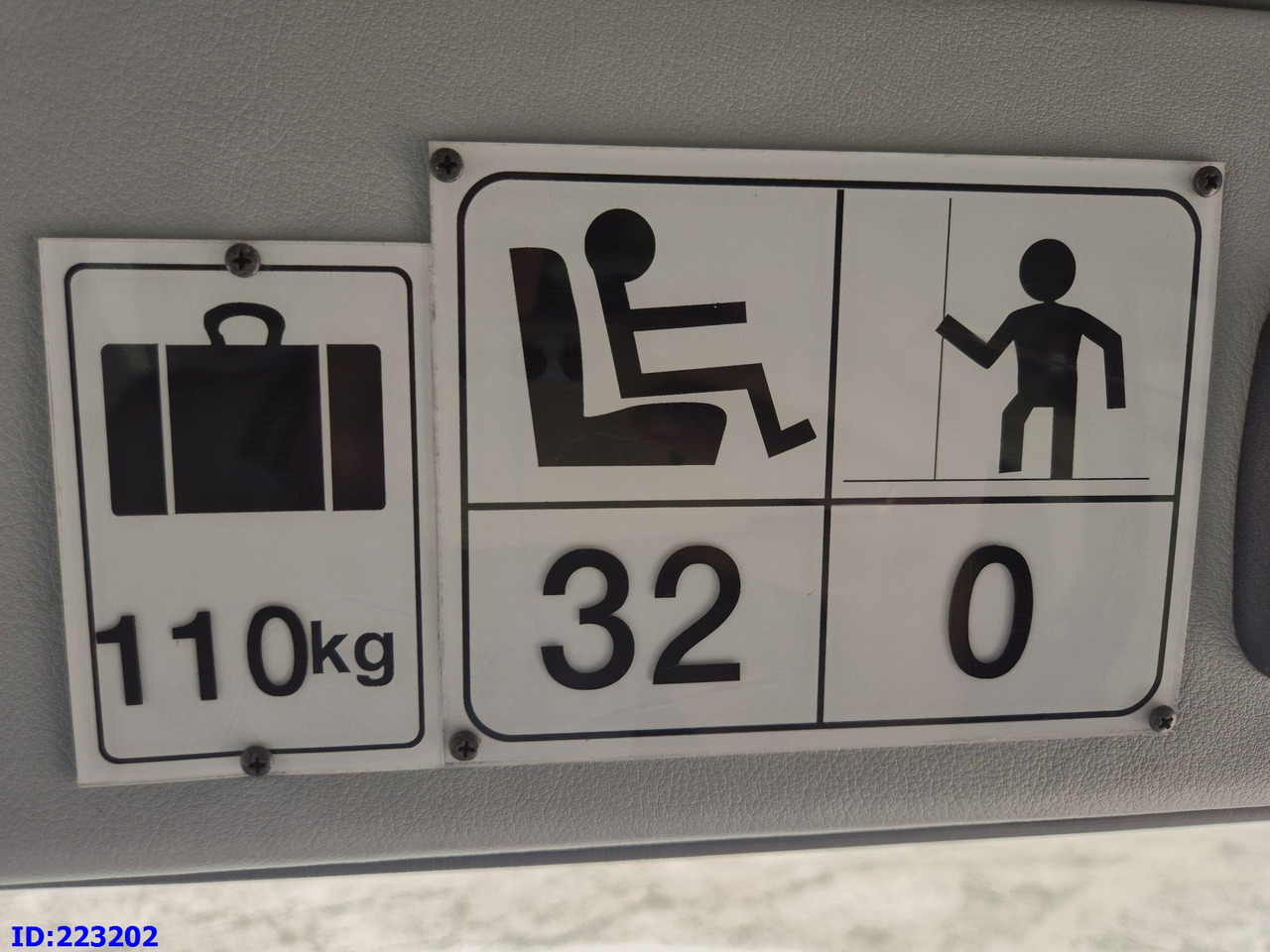 Coach MERCEDES-BENZ Sunrider 818D Vario 33 - Seater: picture 18 Coach MERCEDES-BENZ Sunrider 818D Vario 33 - Seater: picture 18