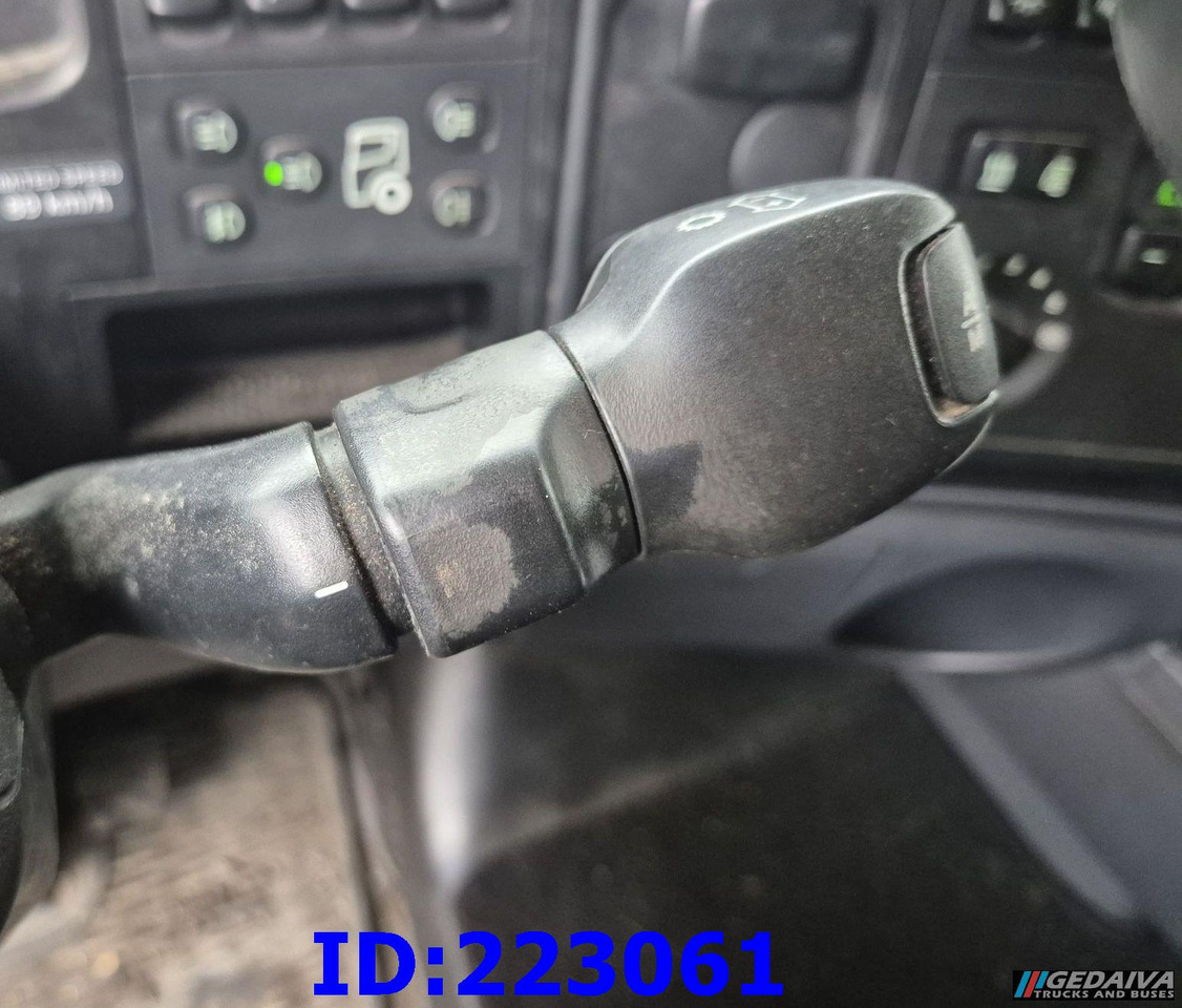 Cab chassis truck SCANIA R480 6X2  3 Pedals: picture 11