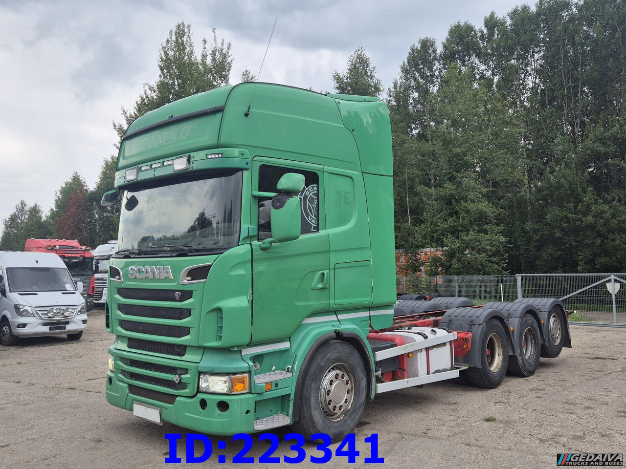 SCANIA R620 - 8x4 - Steering axle - Retarder - Cab chassis truck: picture 1 SCANIA R620 - 8x4 - Steering axle - Retarder - Cab chassis truck: picture 1