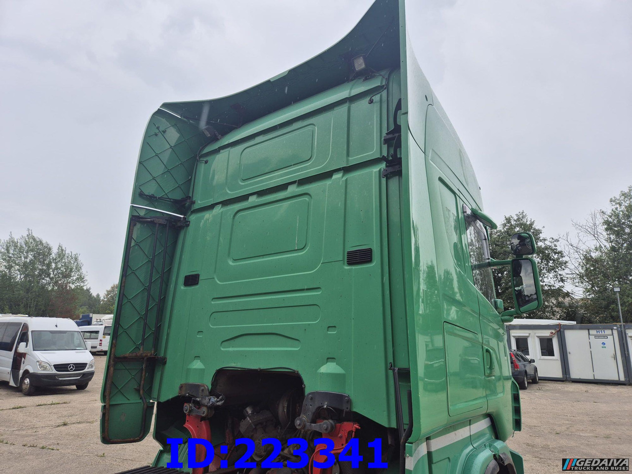 SCANIA R620 - 8x4 - Steering axle - Retarder - Cab chassis truck: picture 4 SCANIA R620 - 8x4 - Steering axle - Retarder - Cab chassis truck: picture 4